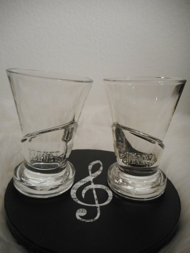 Relief gläser fernet - 2, relief-gläser