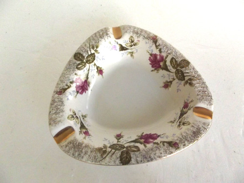 Aschenbecher dreieckig rosen - aschenbecher,
