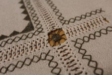 alte Tischdecke, schweres Leinen, Stickerei, Hohlsaum, Handarbeit, top