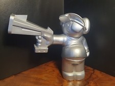 PANPANDADA Elite Force Studio Boy With Gun-Statue/Sparschwein. 19 cm. 2006.