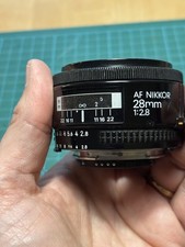 Nikon Nikkor 28 mm F/2.8 CRC Objektiv