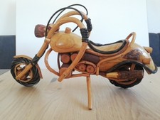 Motorrad Skulptur Deko aus Holz 30 cm  Wooden Chopper Deko Bike Rattan