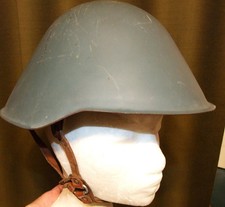 NVA Stahlhelm getragen