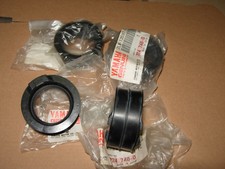 YAMAHA FZ750 FZR750 GTS XJR 4x ANSAUGSTUTZEN - GUMMI 2LM-13597 JOINT, CARBURETOR