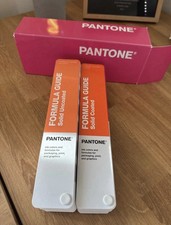 2 x Pantone Farbfächer