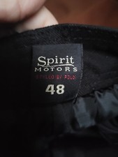 Neue Lederhose ohne Etikett