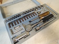 Ratschkasten, Ratsche, Nüsse, Bits usw. fast wie Neu !