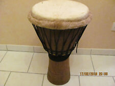 Sehr schöne Djembè aus Westafrika mit Fellrand