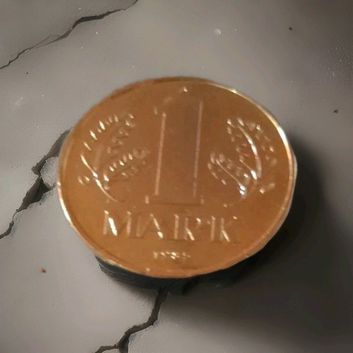 Mark in gold - ,