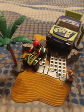 Playmobil Rallyewagen mit Geländerampe und Quad