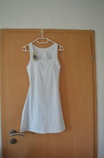 Schönes weisses Cut Out Kleid