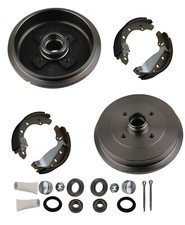 Bremsen HINTEN VW Golf 3 III Bremstrommel Bremsbacken mit Radlager SET 