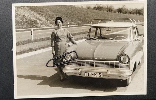 Foto portrait frau ford taunus - foto,