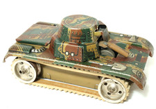 Alter kl. Gama Tarn Panzer