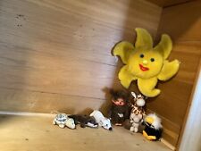 Spielzeuge für Kinder (Monchichi, Otter Plüschtier, Giraffe, Pinguin, Schwein…)