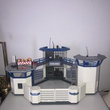 Playmobil City Action Polizeistation Gefängnis Hubschrauberlandeplatz Kinder