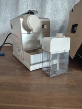 DeLonghi Nespresso Kapselmaschine Lattissima TOUCH EN560.S EN560S silber + HB +