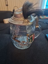 Bierkrug (Glas) mit Zinndeckel Tiroler Hut und Gamsbart und Bild Thema Jagd