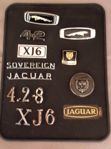 Jaguar embleme und - -,