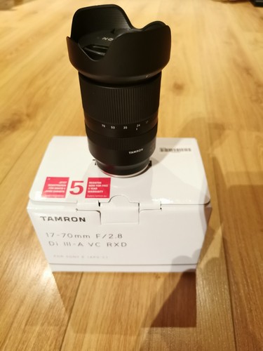 Tamron 70mm di iii a - f/2.8,