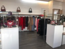 Bugatti Ladeneinrichtung