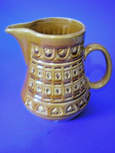 Milchkrug mit wabenboden waku - milchkrug,