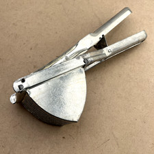 alte Metall Kartoffelpresse