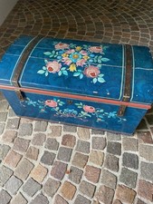 Hand Bemalte Massive Holztruhe