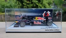 Sebastian Vettel Red Bull RB7 Japanese GP World Champion 2011 1:43 Minichamps