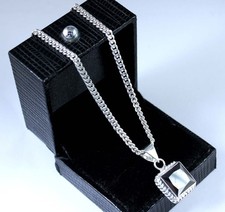 11.80 Karat Schwarz Quadrat