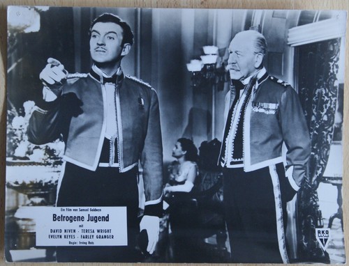 Aushangfoto betrogene jugend - aushangfoto,