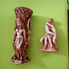 Skulpuren: Balinesische Vase Erotik + "Der Kuss", cremefarben, Resin,Kunstharz