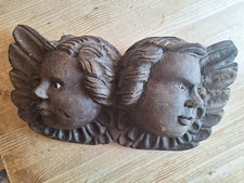 Alter großer Engelskopf