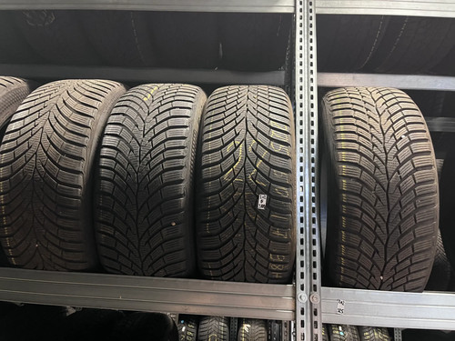 Winterreifen 225 r17 - 4,