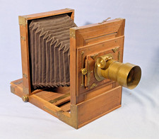 Atelier Kamera Nussbaum Holz für Dekoration