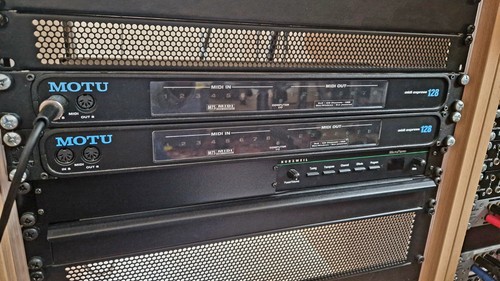 Motu midi express 128 - motu,
