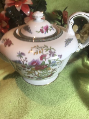 The queen china potters - the,