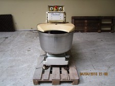 2  SPIRALKNETER Teigmaschine