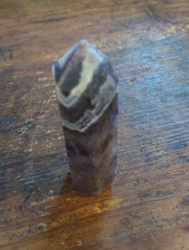 Amethyst edelstein mit - edelstein, schliff