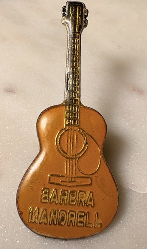 Vintage pin barbra mandrell - pin,