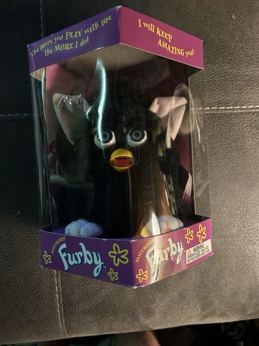 Black electronic furby pink - black,