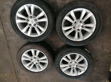 Hyundai i30cw 1.6 FD Hyundai i30 Satz Alu Felgen mit unterschiedlicher