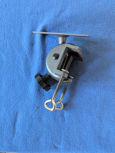 Kugelgelenkhalterung mit