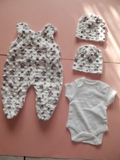 Babystrampler weiß mit