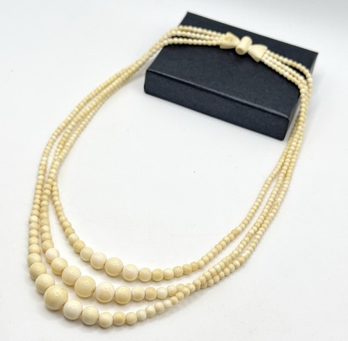 Vintage reihige cremefarbene - vintage, 3-reihige