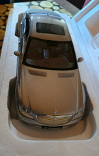 AutoArt 76176  Mercedes-Benz  S-Klasse cubanitsilber-met. 1:18 OVP full open