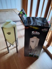 571856 Van Manen Kids Globe Futtersilo, M 1:32, OVP