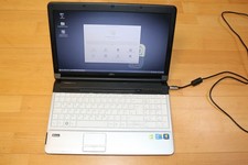 Fujitsu Lifebook A530 Notebook – Intel Core i3, 4 GB RAM, 120 GB HDD, 15,6″ HD