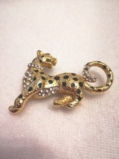 Brosche schleichender Panther