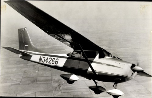 Flugzeug cessna skylane - ak,